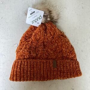 Pudus - Chenille Cable Knit Beanie Hat in Rust